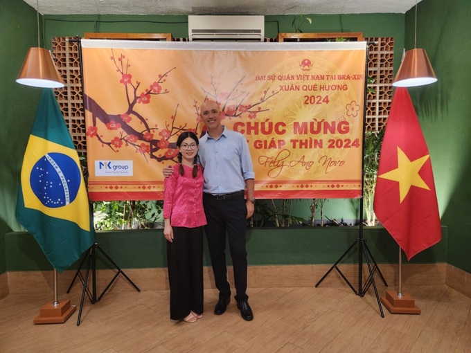 Hong and Lazaro at the Vietnamese Embassy in Brazil, spring 2024. Photo courtesy of Hong
