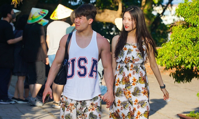 Why are South Korean tourists flocking to Vietnam? Why are South Korean tourists flocking to Vietnam?