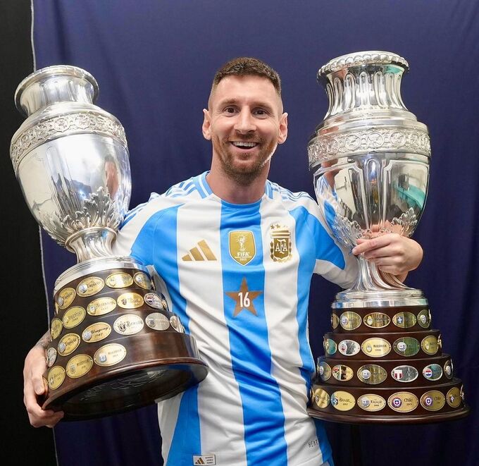 Lionel Messi poses with two Copa America titles on July 15, 2024. Photo by Instagram/@leomessi