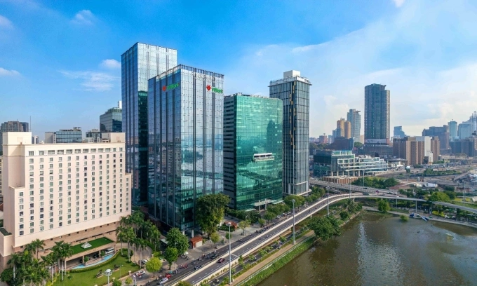 Boasting a prime location, Riverfront Financial Centre enjoys seamless connectivity to commercial buildings, large offices, embassies, government agencies, and bustling neighboring districts. Photo courtesy of Riverfront Financial Centre