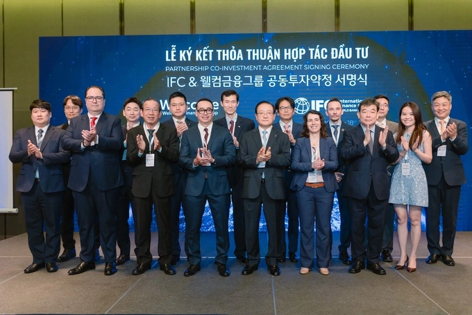 The representatives from both companies at the signing ceremony. Photo courtesy of Welcome