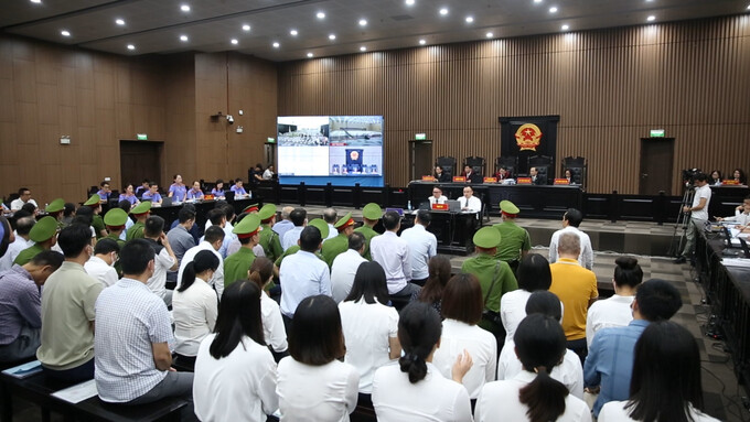 The trial of FLC chairman Trinh Van Quyet and his accomplices at the Peoples Court of Hanoi on July 22, 2024. Photo by VnExpress/Xuan Hoa