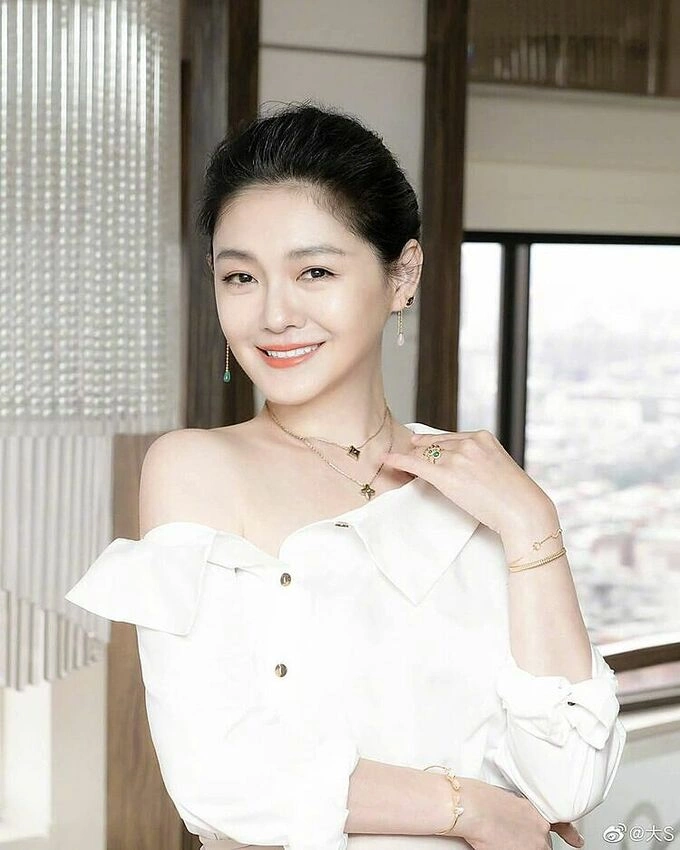 Taiwanese actress Barbie Hsu. Photo from Hsus Weibo