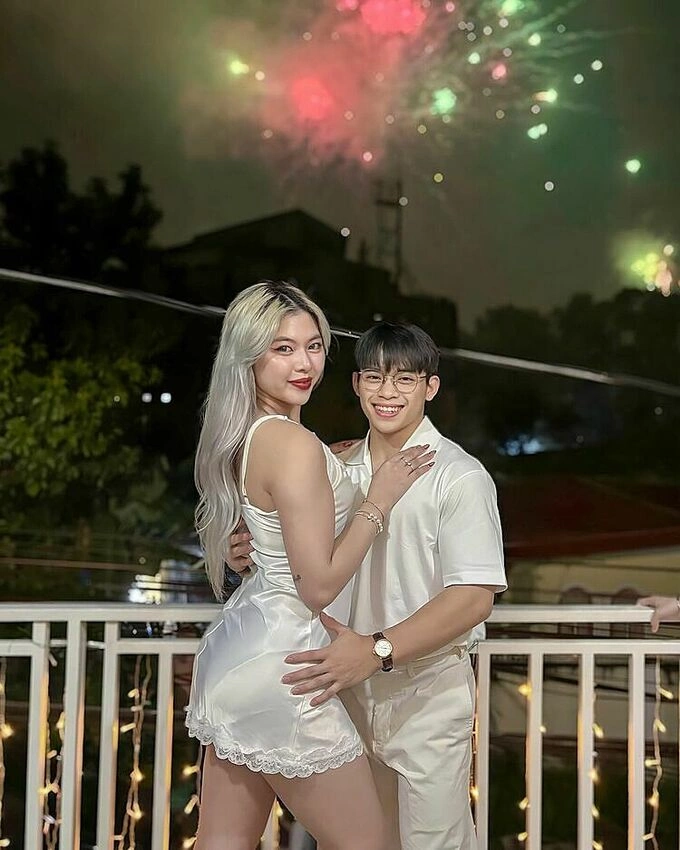 Filipino gymnast Carlos Yulo (R) and his girlfriend, content creator Chloe San Jose. Photo from San Joses Instagram