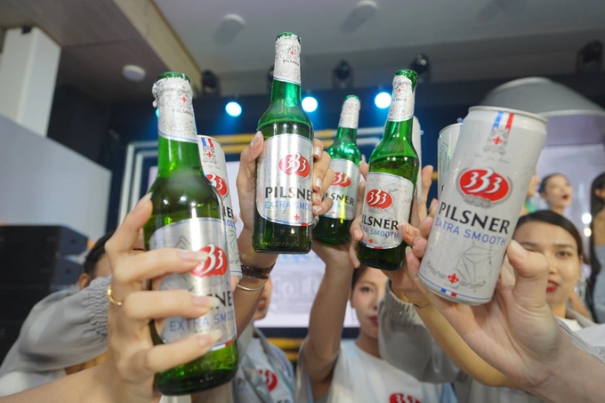 Crafted by Vietnamese brewmasters, 333 Pilsner is brewed using the enhanced extended cold fermentation technique from Europe to deliver a truly distinctive, extra-smooth taste. Photo courtesy of Sabeco