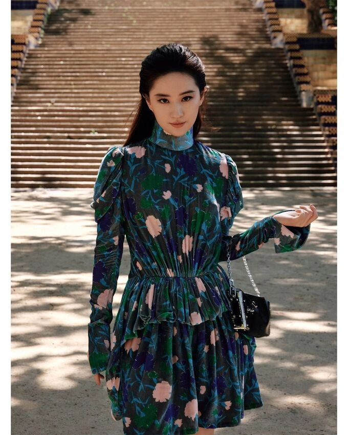 Liu Yifei in a photo shoot with Louis Vuitton. Photo from Liu Liu Yifeis Instagram