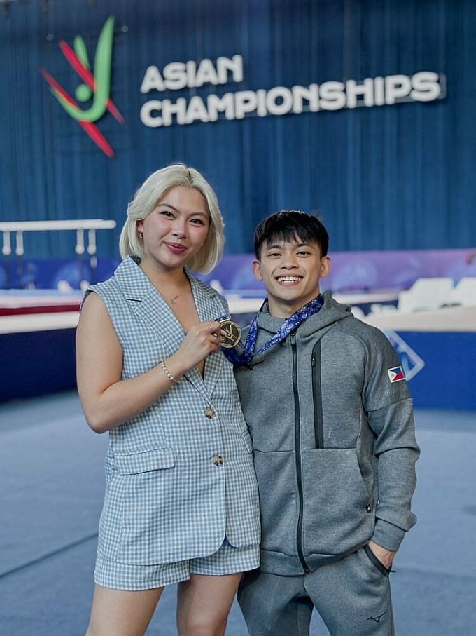 Filipino gymnast Carlos Yulo (R) and his girlfriend, content creator Chloe San Jose. Photo from San Joses TikTok