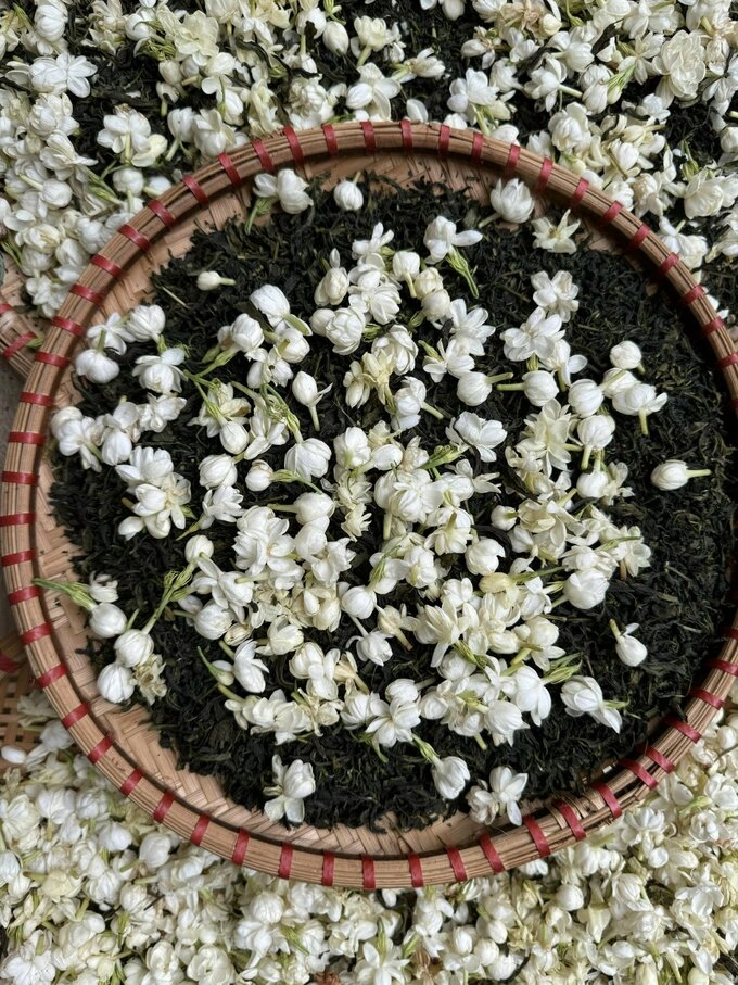 The incubation of flowers is repeated four times with a total 40 hours to have the best scent. Photo courtesy of ToCoToCo