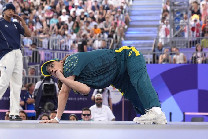 Australias Rachael Gunn, known as B-Girl Raygun, competes during the Round Robin Battle at the breaking competition at La Concorde Urban Park at the 2024 Summer Olympics, Aug. 9, 2024, in Paris, France. Photo by AP