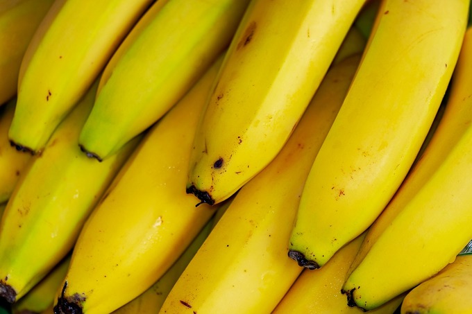 Bananas make an excellent pre- or post-workout snack to help replenish energy. Illustration photo by Pixabay