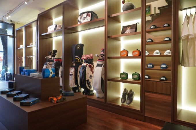 Golf store in D1, HCMC. Photo courtesy of Buy2Sell