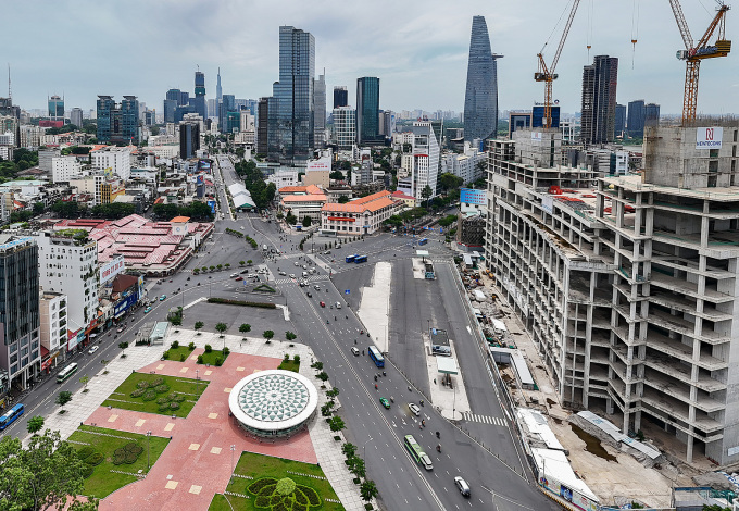 An intersection near Ben Thanh Market in District 1, Ho Chi Minh City. Photo by VnExpress/Quynh Tran