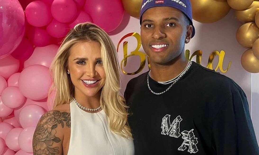 Real Madrid star Rodrygo's girlfriend hints he 'doesn't shower' - VnExpress  International