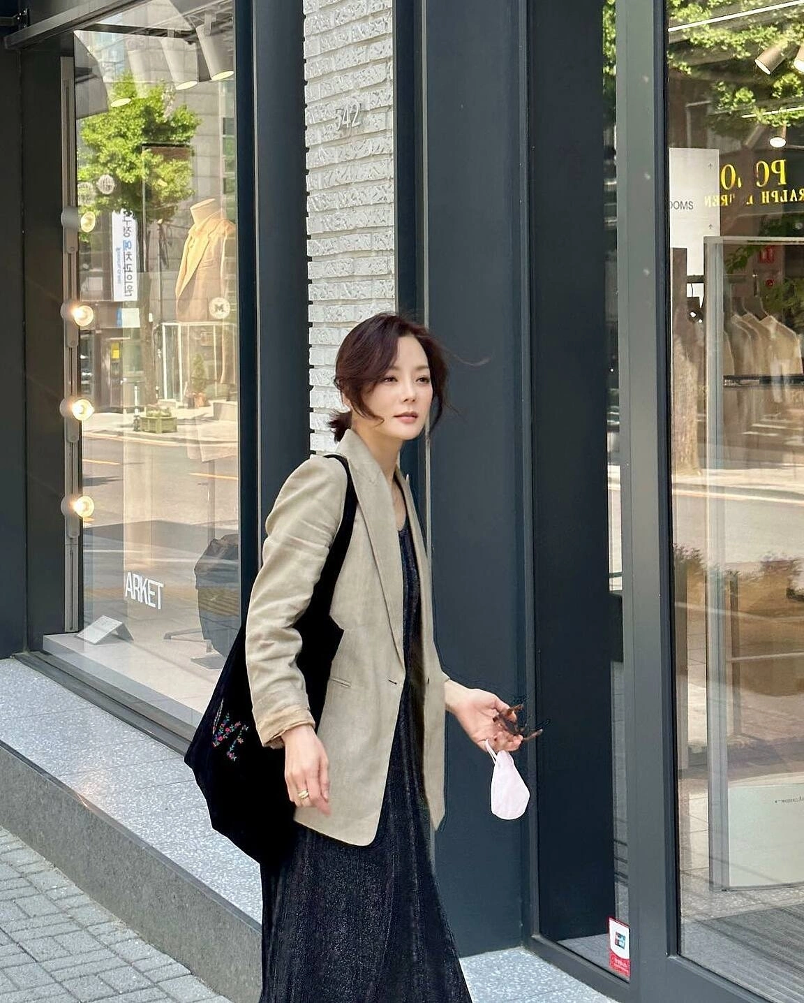 South Korean actress Chae Rim embraces single motherhood and island ...