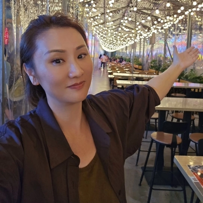 Hong Kong actress Lily Chung at her Kuala Lumpur food court. Photo courtesy of Chungs Instagram