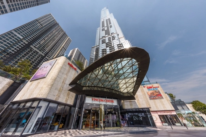 The system of 88 Vincom shopping centers nationwide is methodically organized by product categories and operates professionally. Photo courtesy of Vincom Retail