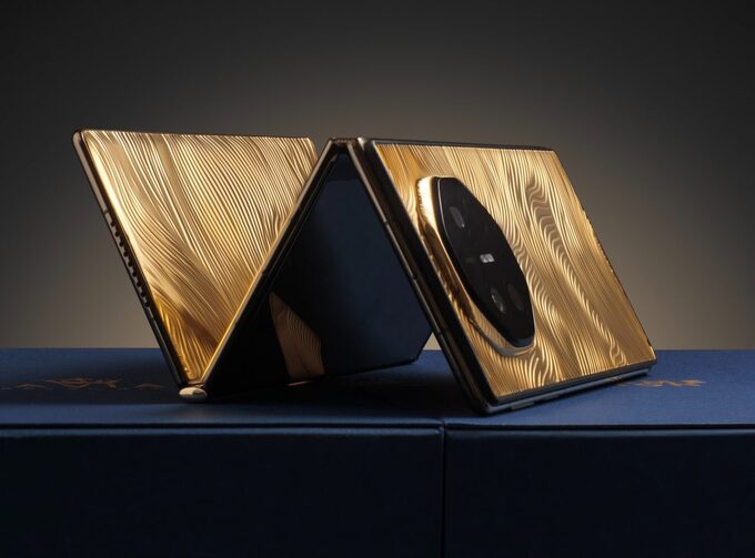 Caviars $100,000 Huawei Mate XT Ultimate features an 18k gold body. Photo from X/Twitter