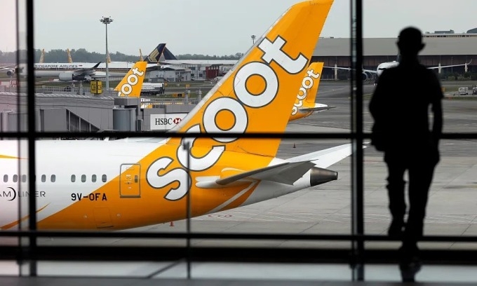 Chinese man charged with stealing $885 from passenger on flight to Singapore