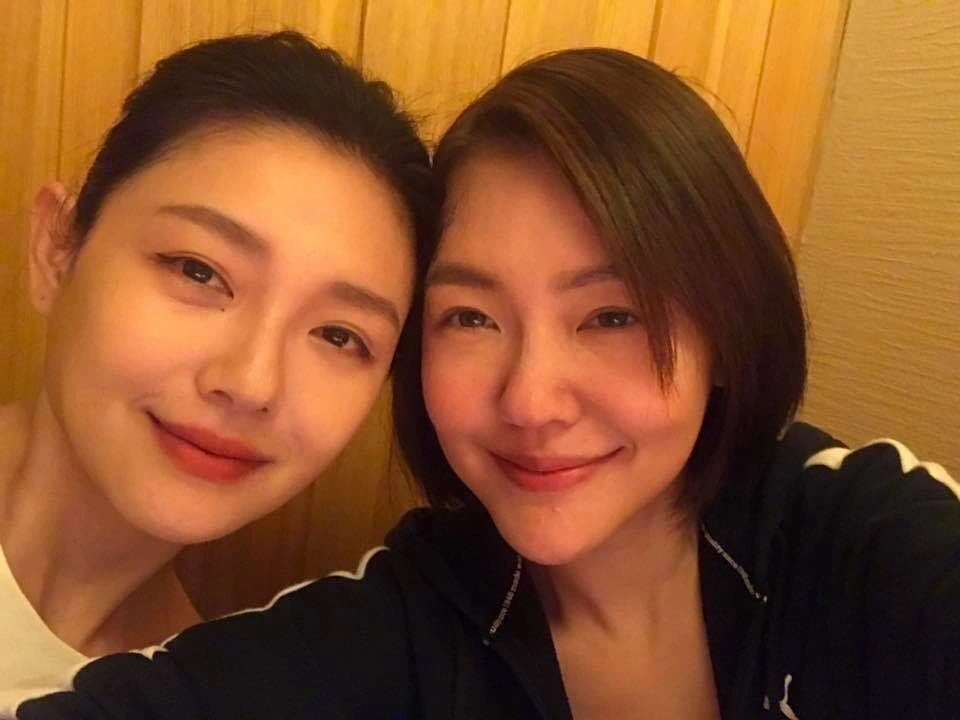 Taiwanese actress Barbie Hsu (left) and sister Dee Hsu. Photo courtesy of Dee Hsus Instagram