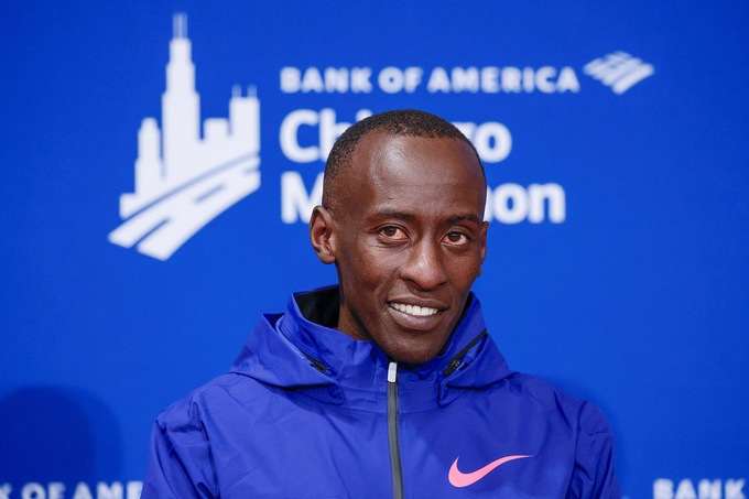 Kenyas Kelvin Kiptum smiles during a press conference after winning the 2023 Bank of America Chicago Marathon in Chicago, Illinois, in a world record time of two hours and 35 seconds on Oct. 8, 2023. Photo by AFP
