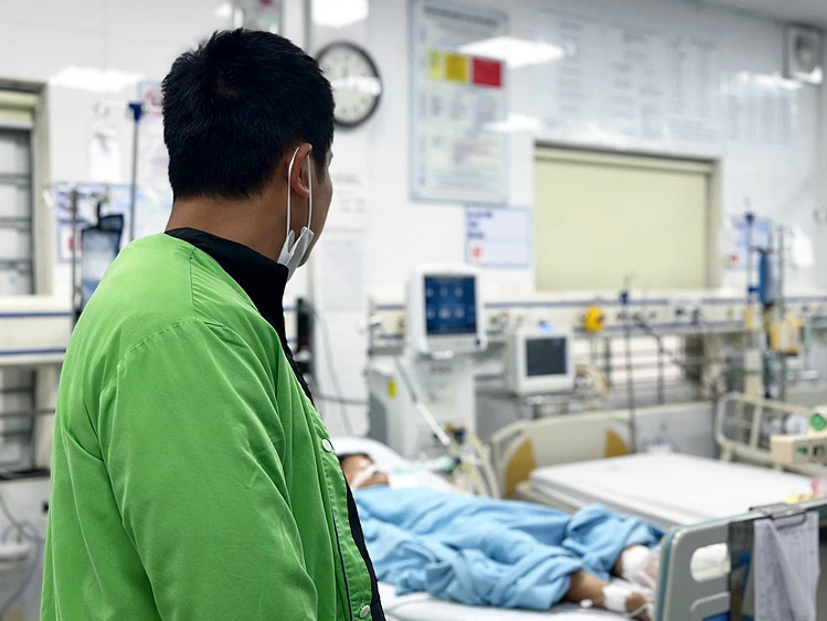 12-year-old boy battles severe brain stroke in Hanoi - VnExpress International