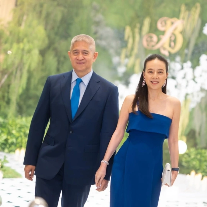 Madam Pang posts photos of her and her husband on March 12, 2025. Photo by Instagram/@panglamsam