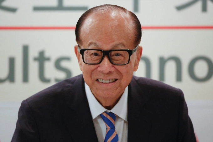 Billionaire Li Ka Shing announces his retirement in Hong Kong in 2018. Photo by Reuters