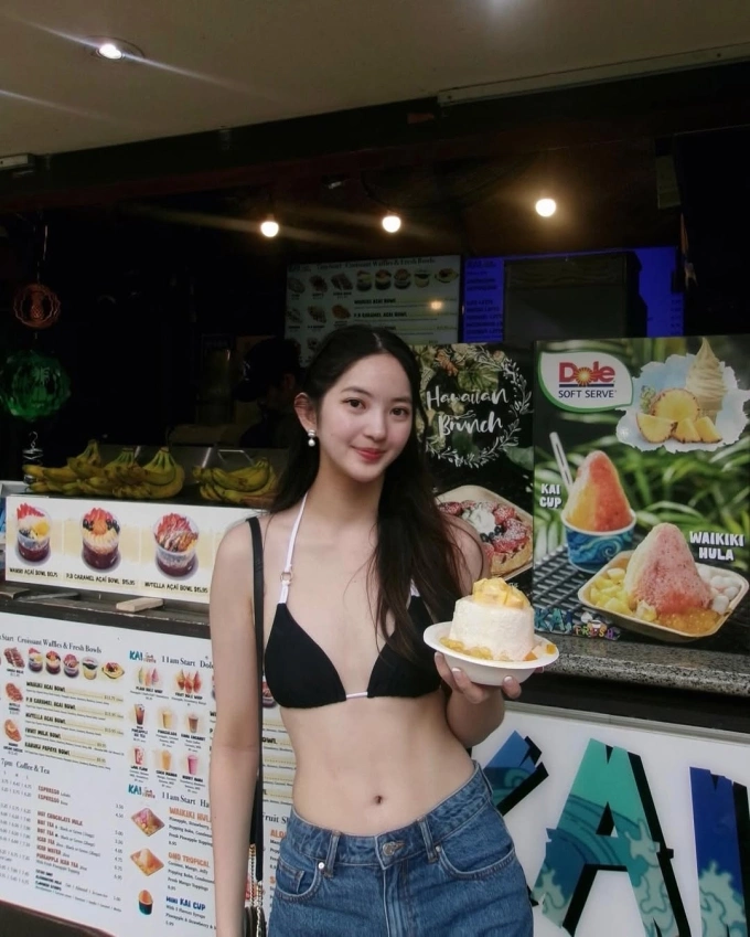Rachel Sung poses in a bikini during her trip on April 1, 2025. Photo by Instagram/@rachel_sung_