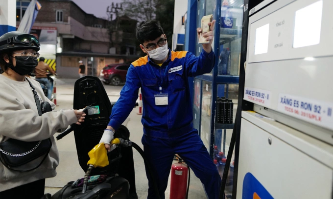 Gasoline prices rise from 5-year low