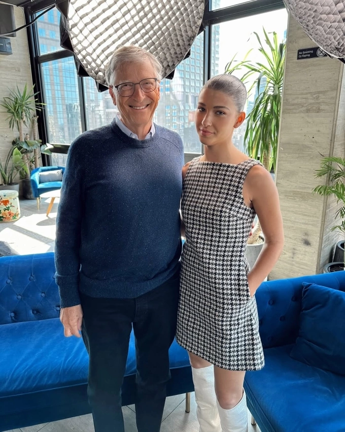 Phoebe Gates and father Bill Gates. Photo courtesy of Phoebes Instagram