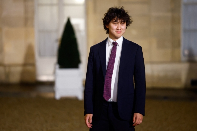 Alexandr Wang, CEO of Scale Ai, reaches a meeting with international investors in the Elysee Palace, as part of the Action Summit for Artificial Intelligence (AI) in Paris, France, February 10, 2025. PHOTO DE REUTERS