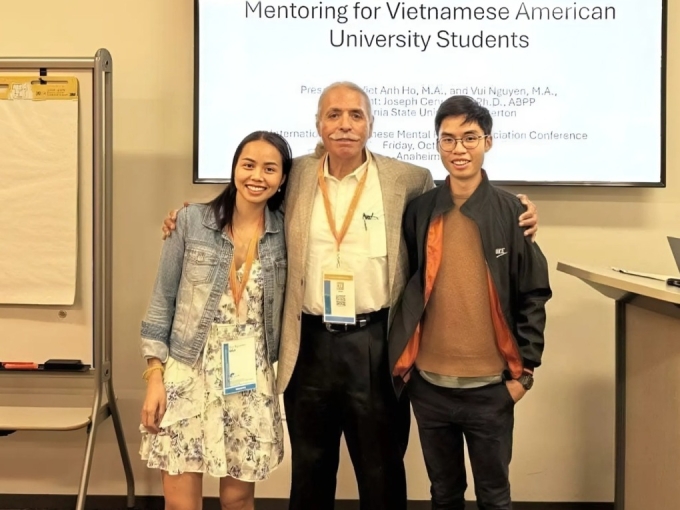 Tým a instruktor VUIS na workshopu duševního zdraví, říjen 2024. Foto s laskavým svolením VUI