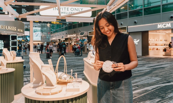 A customer looks at items at a shop in Changi Airport, Singapore. Photo courtesy of the airport