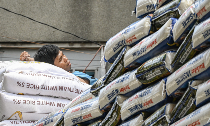 Philippines' rice imports drop nearly 21%