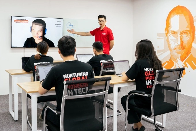 Educational startups in MINDX classrooms. The photos are courtesy of the company