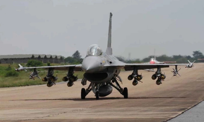 Thailand F-16 jet bombs Cambodian targets as border clash escalates - VnExpress International