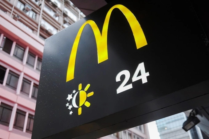 McDonald's logo in Hong Kong