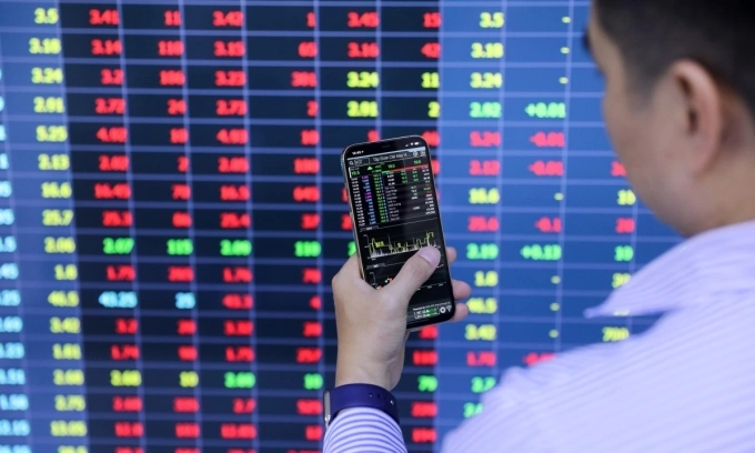 Stocks tumble sharply after reaching historic peak