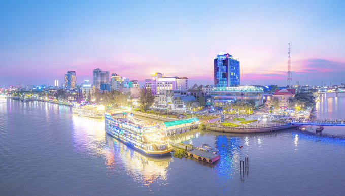 Bến Ninh Kiều về đêm. Ảnh: Hoài Thương