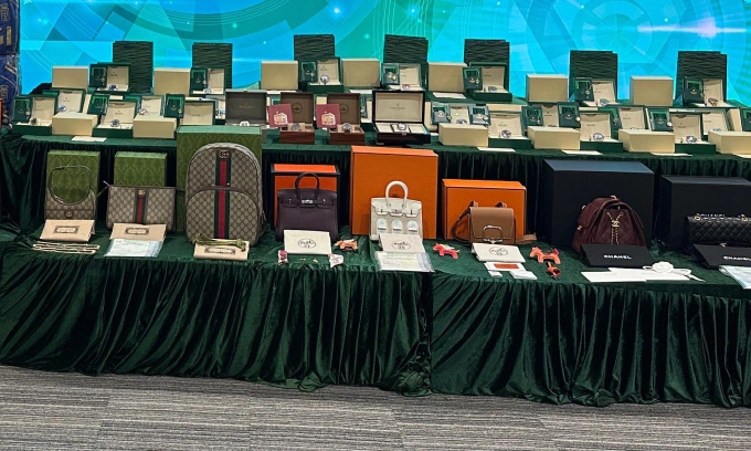 Fake luxury items seized by Hong Kong customs