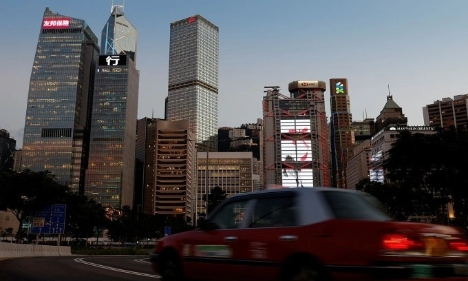 Filipino tourist, 35, dies in Hong Kong after taxi crash