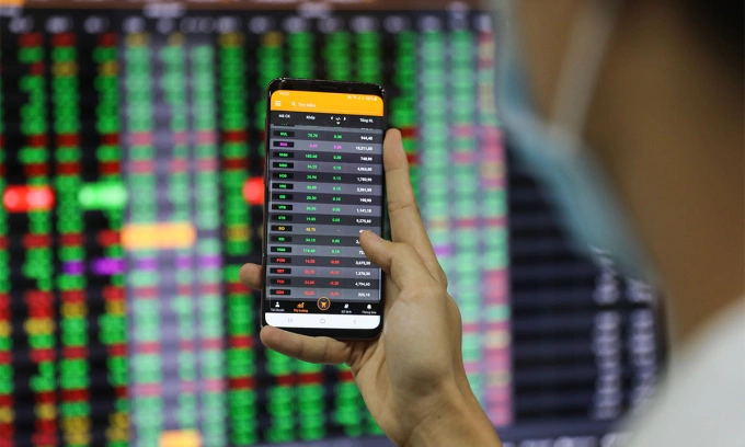 Stocks close session below historic level