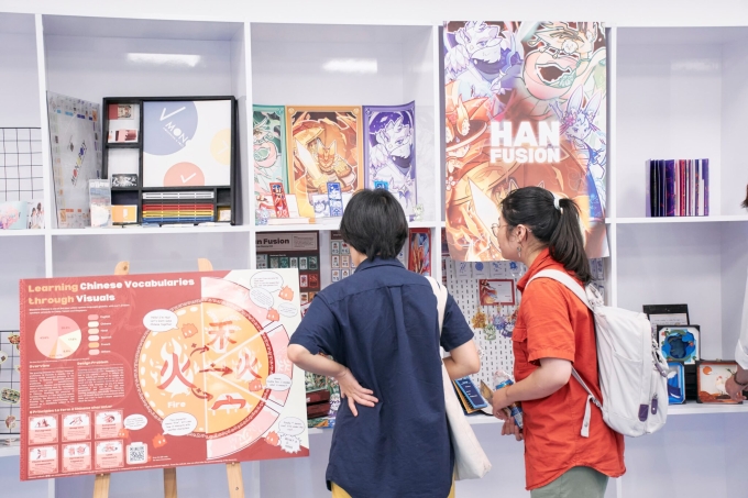 Studenti BUV Studenti Summer Show Art Exhibition. Foto s laskavým svolením Buv