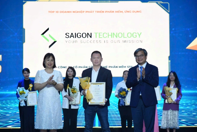 Saigon Technology at the Vietnam Top 10 Tech & Map 2025 Awarding Ceremony. Photo courtesy of Saigon Technology