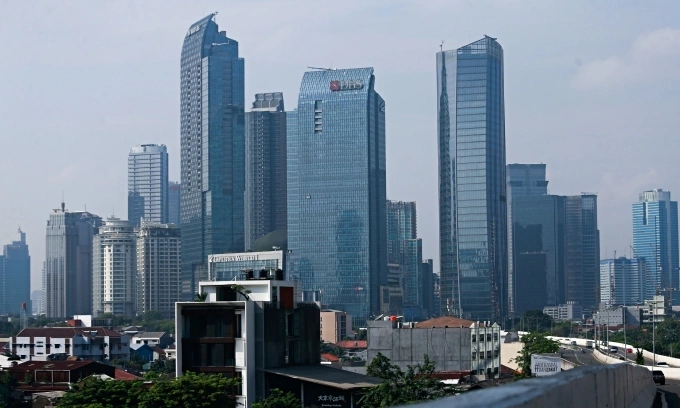 Indonesia announces cash handout, internship program to stimulate economy