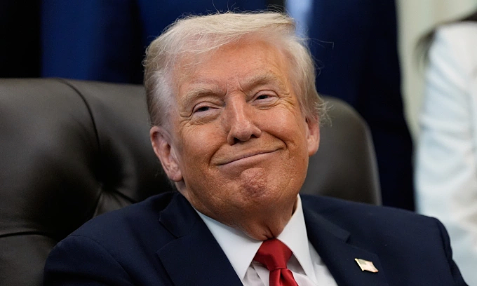 Trump says 100% tariffs on China not sustainable, still plans to meet Xi