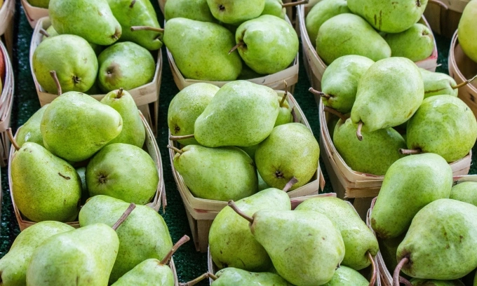 4 fruits you should stop peeling and eat with the skin