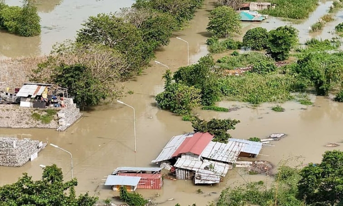 Thousands flee Philippine coast as Tropical Storm Fengshen makes landfall