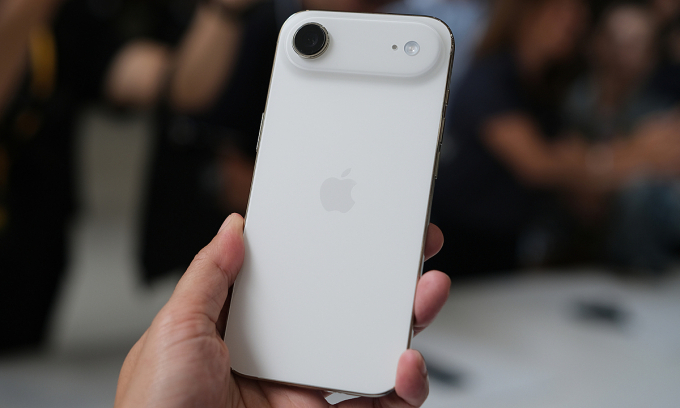 Apple’s iPhone Air sells out in China within minutes of launch