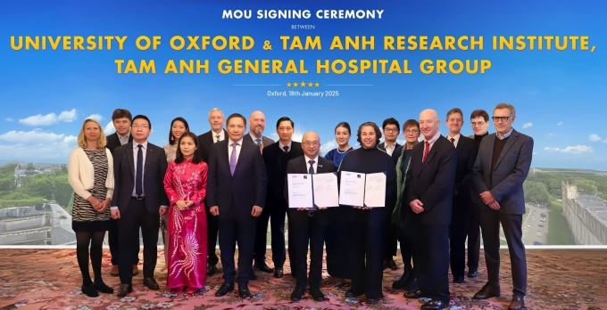 Oxfordská univerzita a TAMRI podepsaly 18. ledna 2025 ve Spojeném království memorandum o porozumění pro výměnu vědeckého výzkumu a lékařský výcvik, první bilaterální spolupráci Oxfordu s výzkumným ústavem a všeobecným nemocničním systémem ve Vietnamu. Foto s laskavým svolením Tam Anh General Hospital